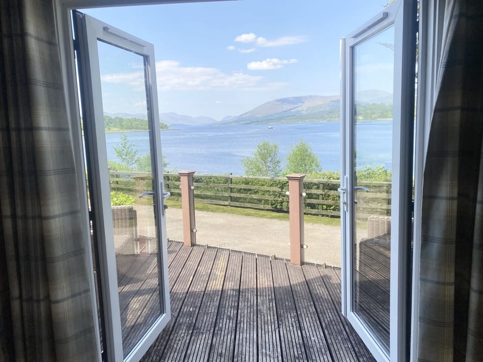 Lochside Chalet 3 Bedrooms Pet Friendly | Hypo-allergenic bedding