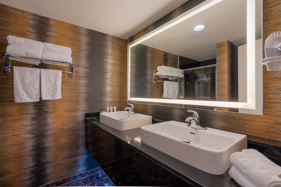 Executive Suites Hotel Metro Vancouver Hotel in Burnaby