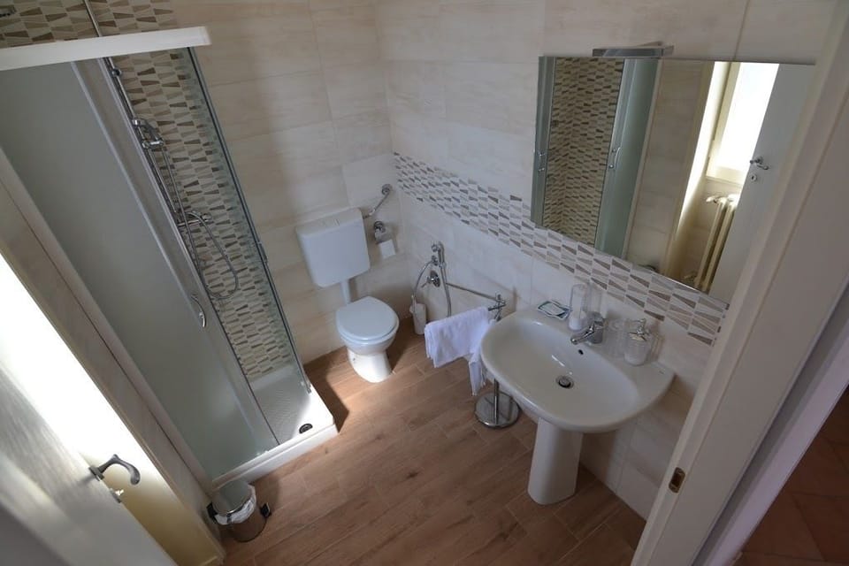 Classic Double Room, Private Bathroom (External) | Bathroom | Combined shower/tub, deep soaking tub, free toiletries, towels