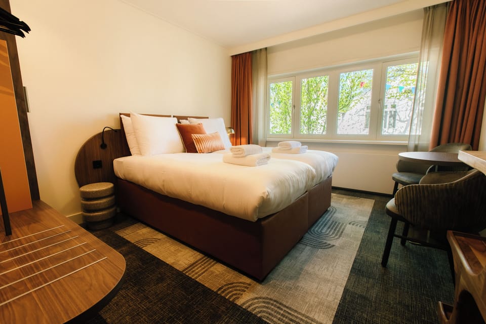 Deluxe Room | Desk, iron/ironing board (on request), WiFi (free)