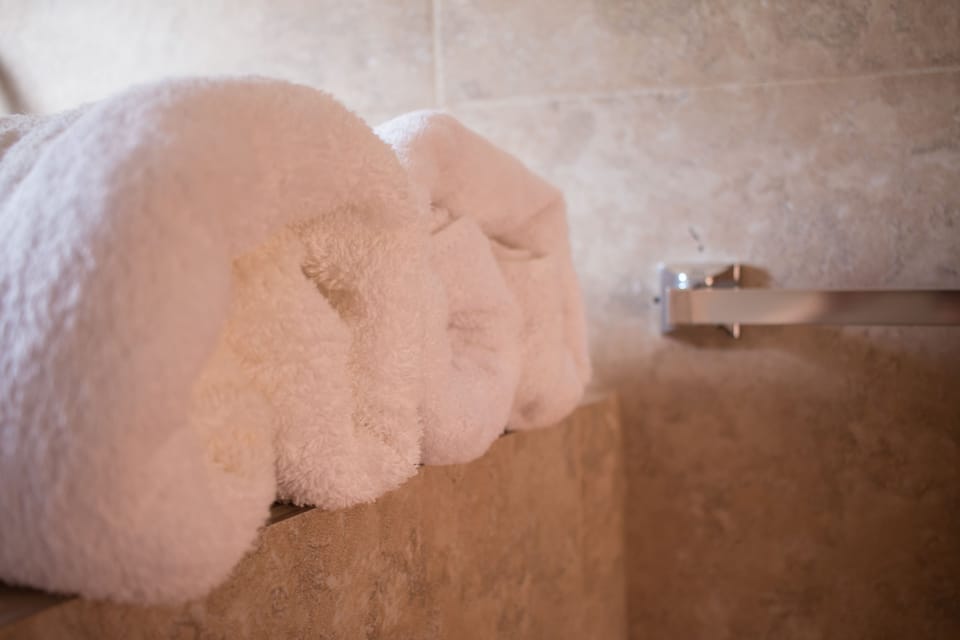 Double Room, 2 Double Beds | Bathroom | Shower, free toiletries, towels