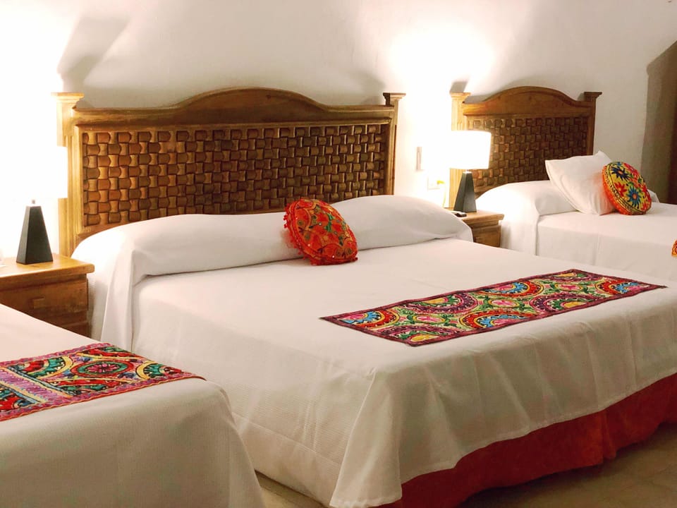 Standard Suite | Iron/ironing board, free cribs/infant beds, free WiFi, bed sheets