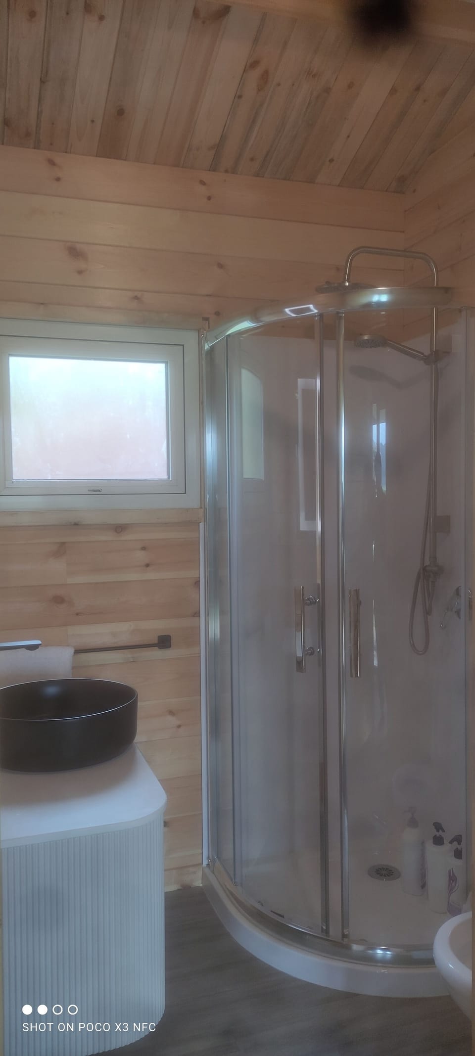 Honeymoon Studio Suite | Bathroom | Shower, hair dryer