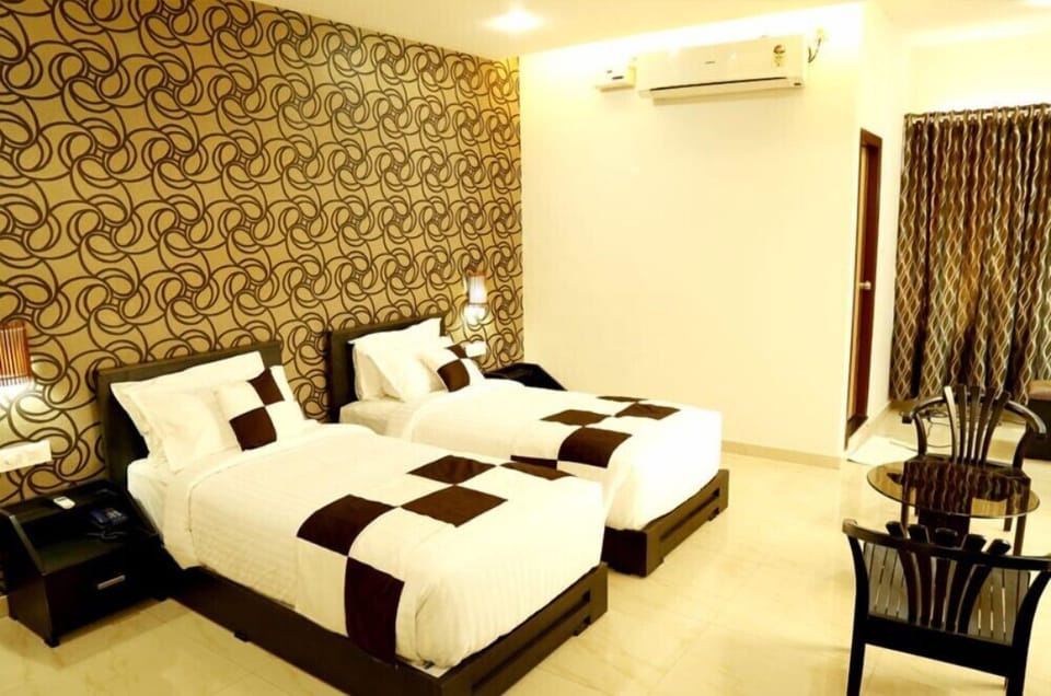 Minibar, desk, rollaway beds, free WiFi