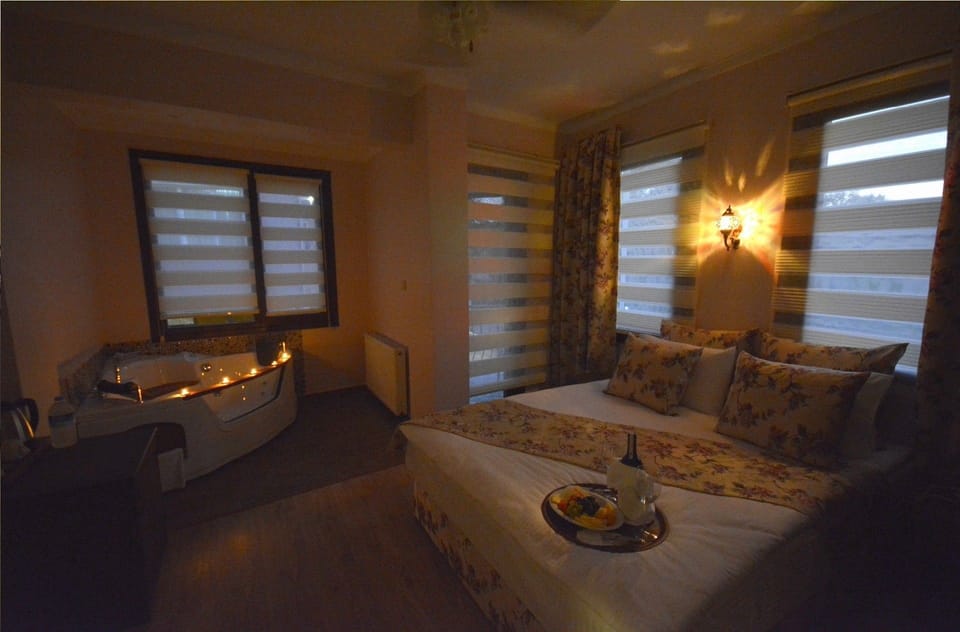 Egyptian cotton sheets, premium bedding, minibar, soundproofing