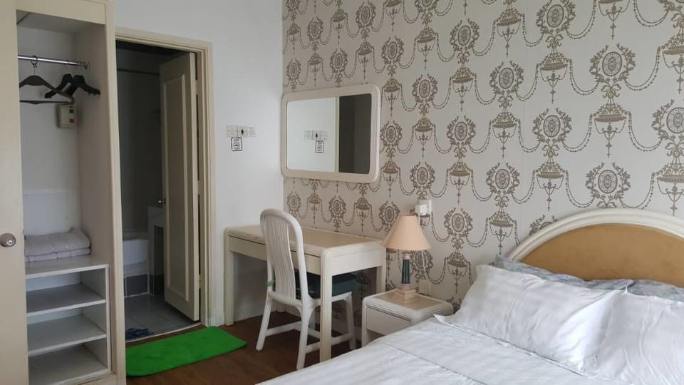 Apartment, 1 Bedroom | 1 bedroom, individually decorated, laptop workspace, iron/ironing board