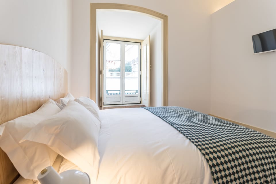 Suite | Blackout drapes, iron/ironing board, free cribs/infant beds, free WiFi
