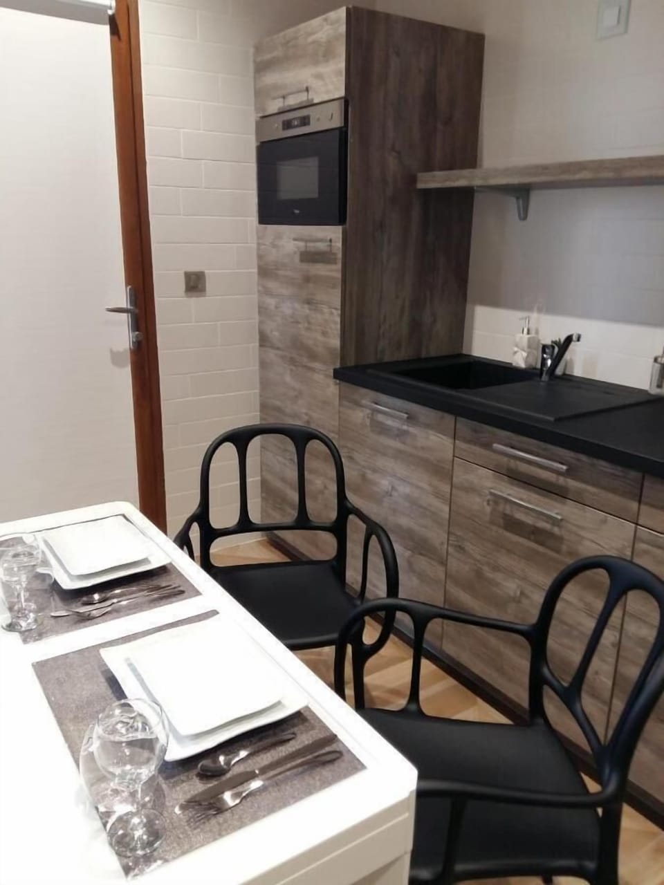Classic Suite, Ensuite | Individually decorated, individually furnished, laptop workspace