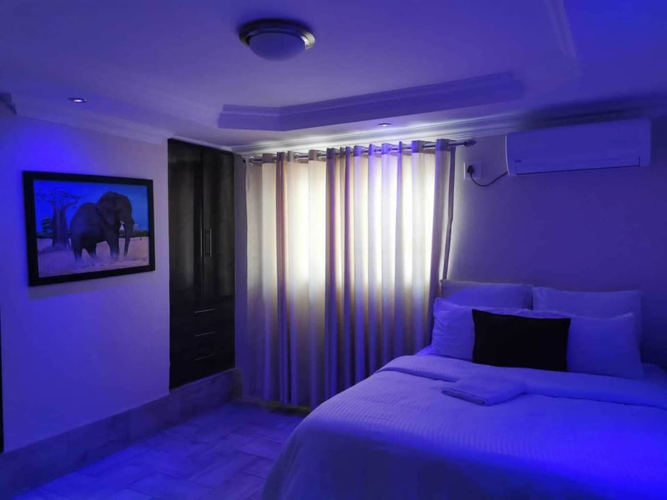 Deluxe Room | Desk, iron/ironing board, free WiFi, bed sheets