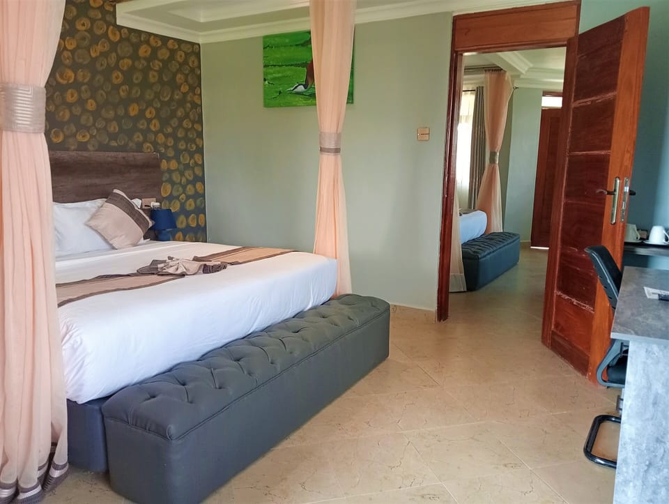 Family Cottage, 2 Bedrooms | In-room safe, desk, laptop workspace, soundproofing