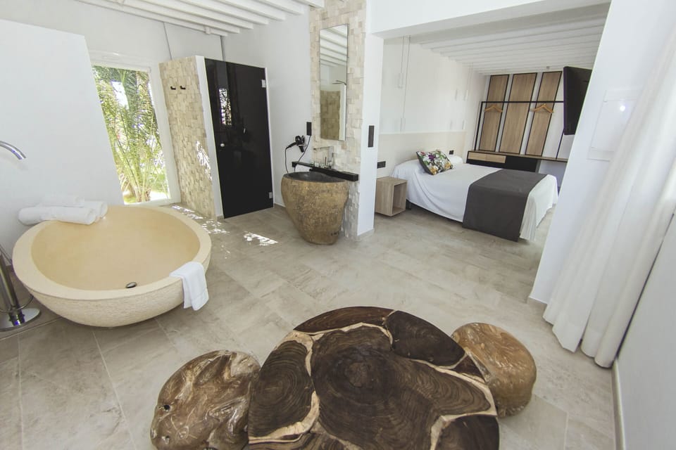 Deluxe Double Room, Garden View | Blackout drapes, soundproofing, WiFi (free), bed sheets
