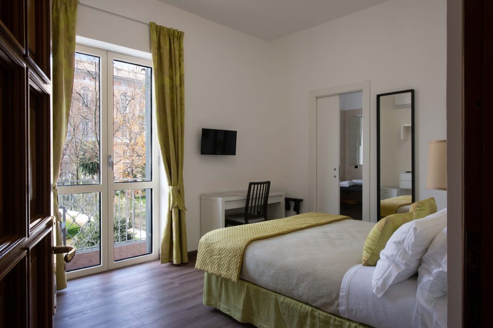 Deluxe Double Room, 1 Queen Bed, Non Smoking, Balcony | In-room safe, free WiFi