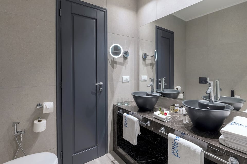 Standard 4 Pax Room (Adjacent Building) | Bathroom | Shower, free toiletries, hair dryer, towels