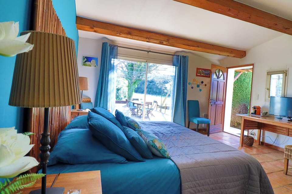 Family Room (Colline) | Individually decorated, individually furnished, desk, blackout drapes