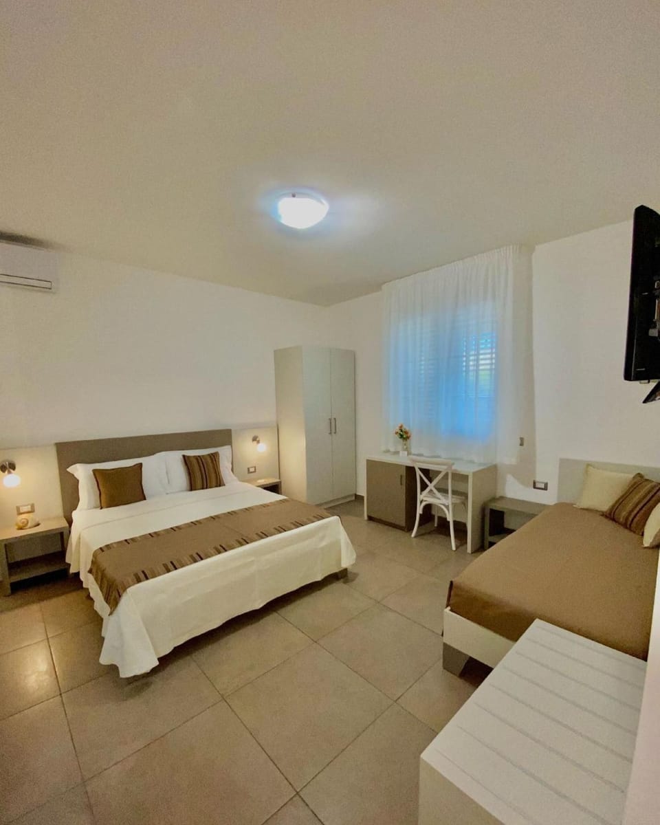 Standard Double or Twin Room, 1 Bedroom | Premium bedding, in-room safe, free WiFi, bed sheets