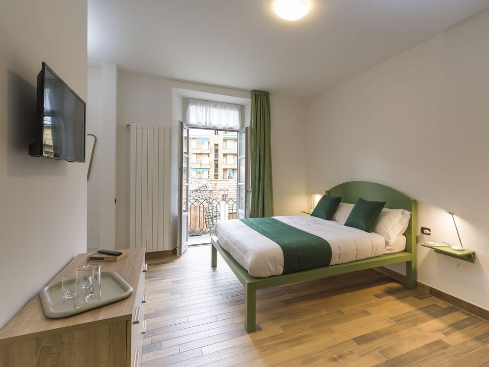 Triple Room, Terrace | Desk, rollaway beds, free WiFi, bed sheets