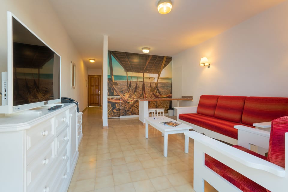 Family Room, 2 Bedrooms | Minibar, in-room safe, blackout drapes, WiFi (free)