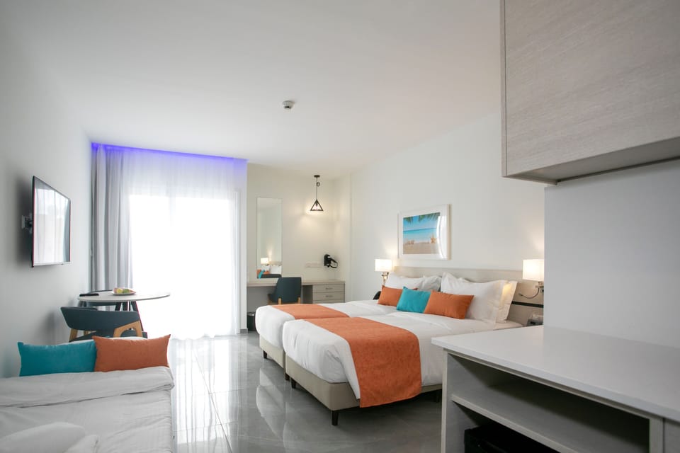 Suite, 1 Queen Bed, Non Smoking, Kitchenette (with Sofabed) | Memory foam beds, free minibar items, in-room safe