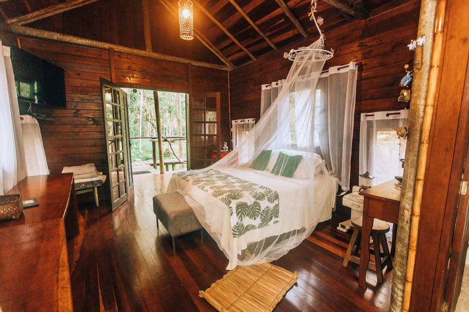Deluxe Cabin, 1 King Bed, Garden View, Corner | Pillowtop beds, minibar (some free items), in-room safe, desk