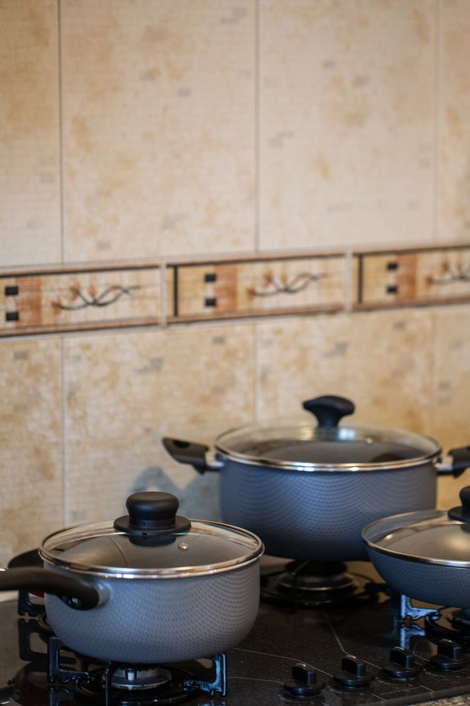 Luxury Apartment, 3 Bedrooms, Non Smoking, Lakeside | Private kitchen | Fridge, microwave, oven, stovetop