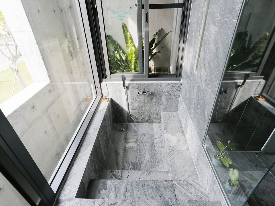 Design Double Room, Patio, Mountain View | Deep soaking bathtub