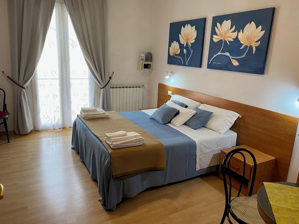Comfort Triple Room | Premium bedding, minibar, in-room safe, desk