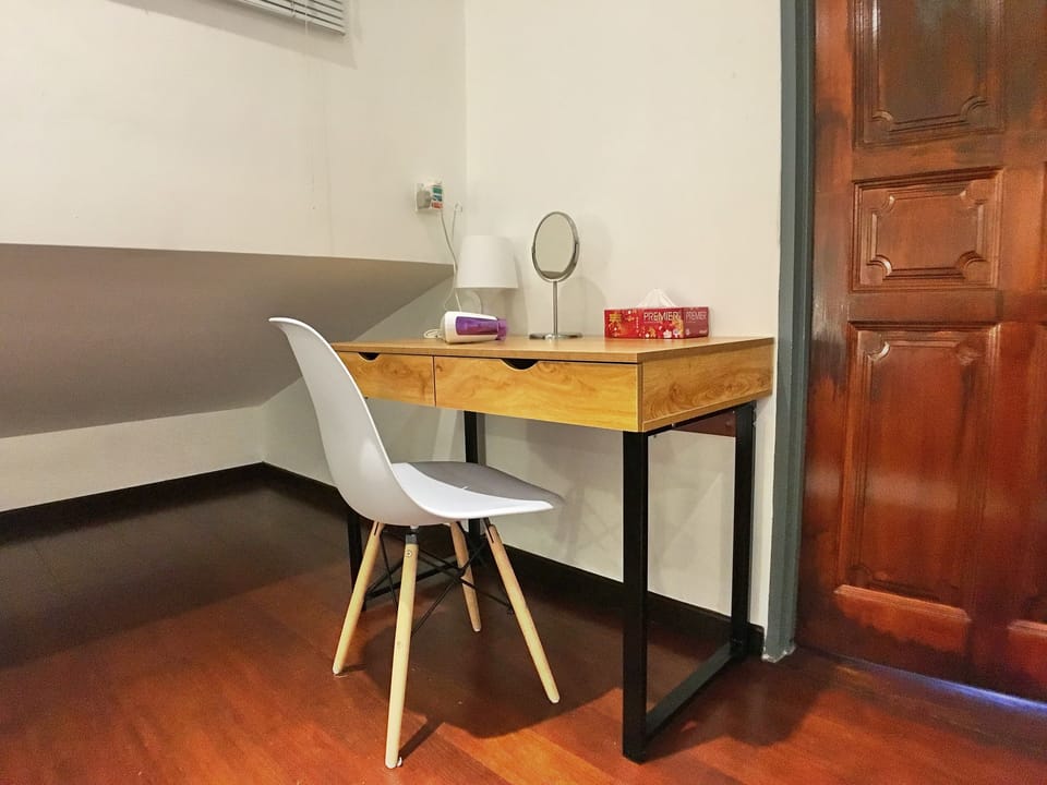 Suite | 1 bedroom, desk, iron/ironing board, free WiFi