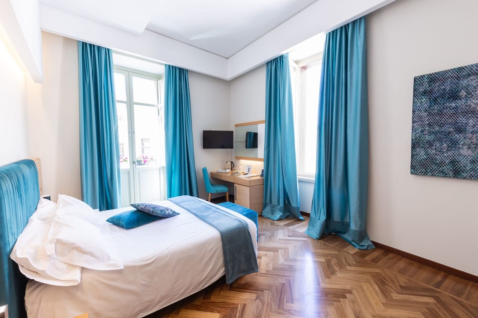 Superior Triple Room | 1 bedroom, premium bedding, minibar, in-room safe
