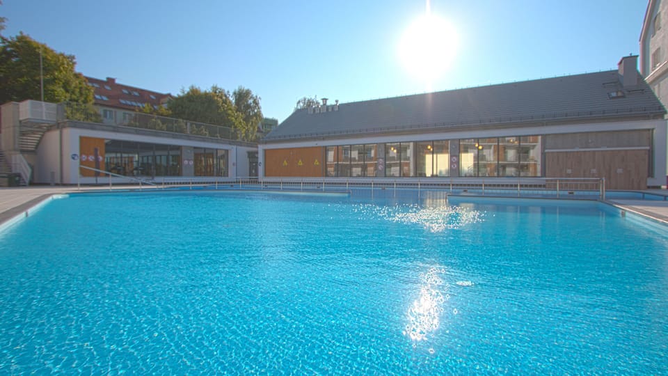 Indoor pool, seasonal outdoor pool, pool umbrellas, sun loungers
