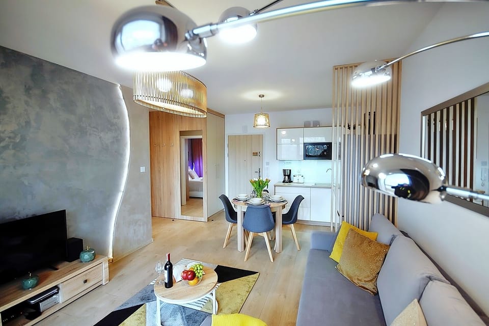Deluxe Apartment | 1 bedroom, premium bedding, individually decorated, blackout drapes