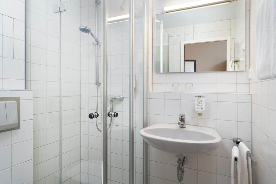 In-room safe, desk, soundproofing, WiFi (free)