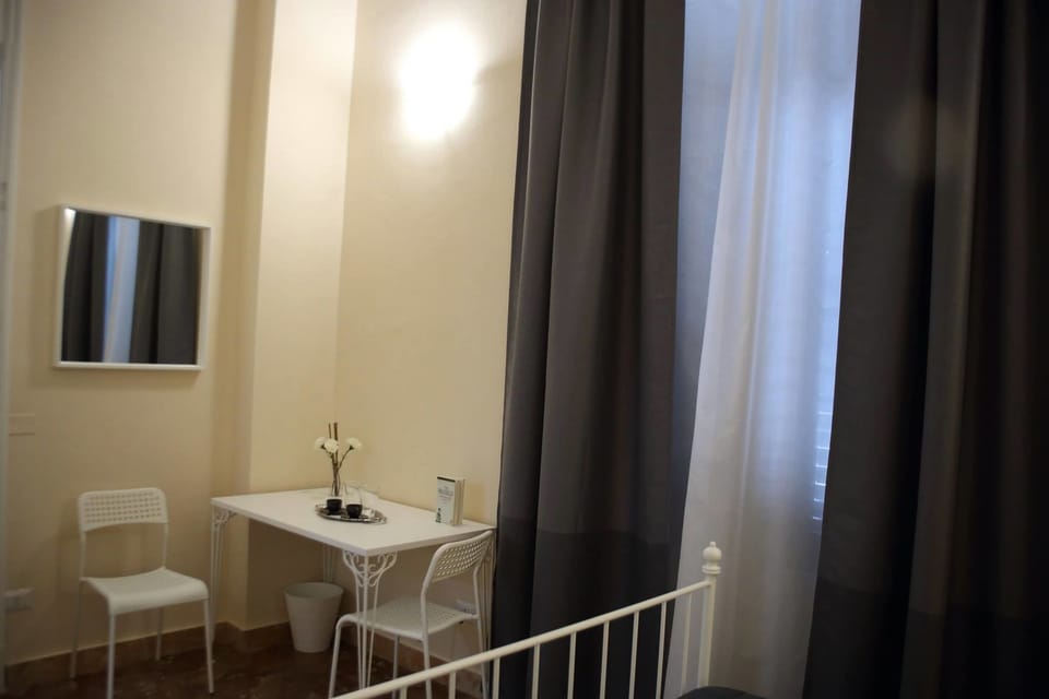 Double Room | Desk, soundproofing, rollaway beds, free WiFi