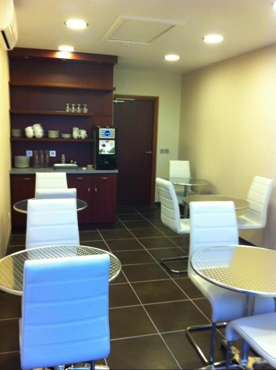 Shower, deep soaking tub, free toiletries, hair dryer