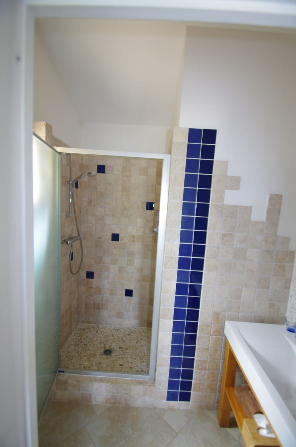 Family Triple Room (Côté Mer) | Bathroom | Deep soaking tub, free toiletries, hair dryer, towels