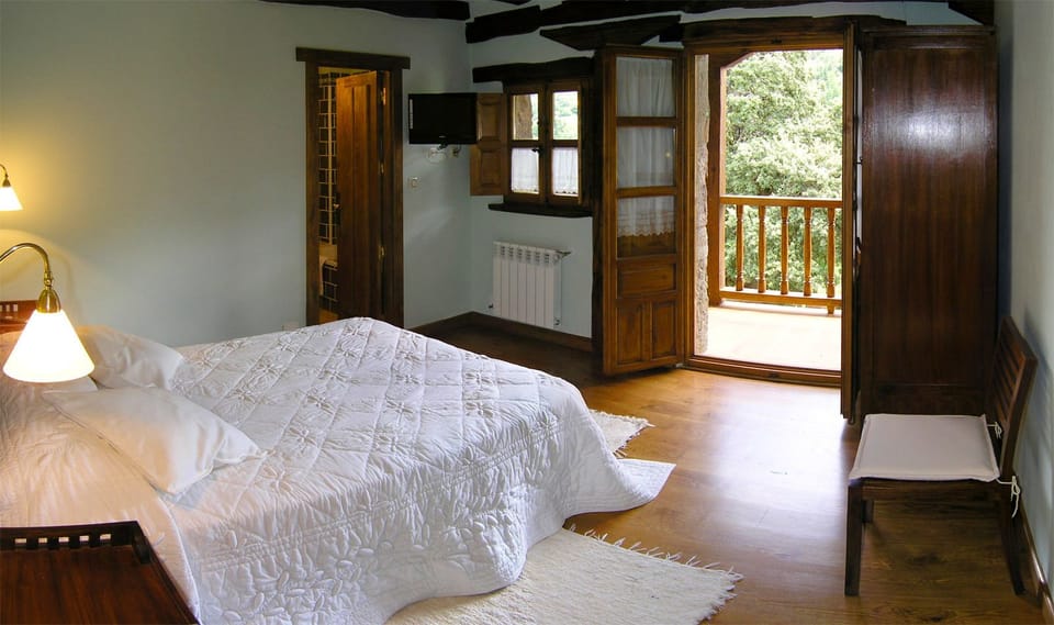 Double or Twin Room, Mountain View | Blackout drapes, free WiFi, bed sheets