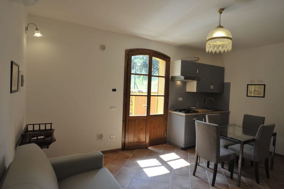 Classic Apartment, Balcony | In-room dining