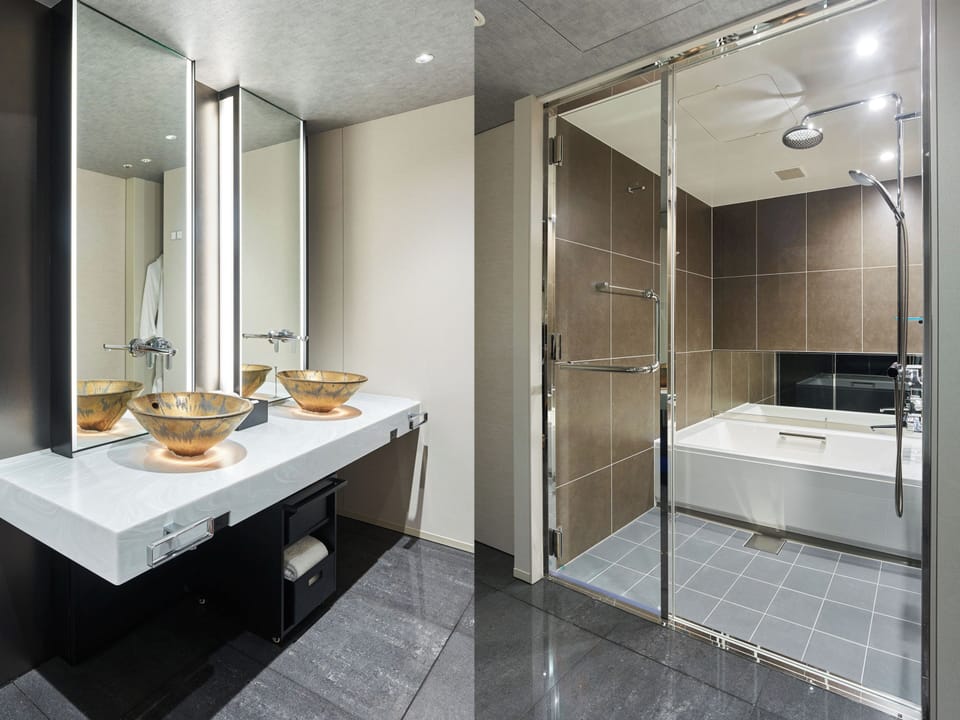 Junior Suite , 2 beds , Non Smoking | Bathroom | Free toiletries, hair dryer, slippers, bidet
