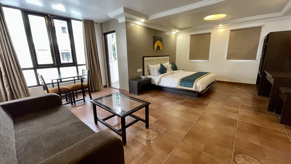 Comfort Studio, 1 King Bed with Sofa bed, Kitchenette, Annex Building | 1 bedroom, pillowtop beds, laptop workspace, blackout drapes