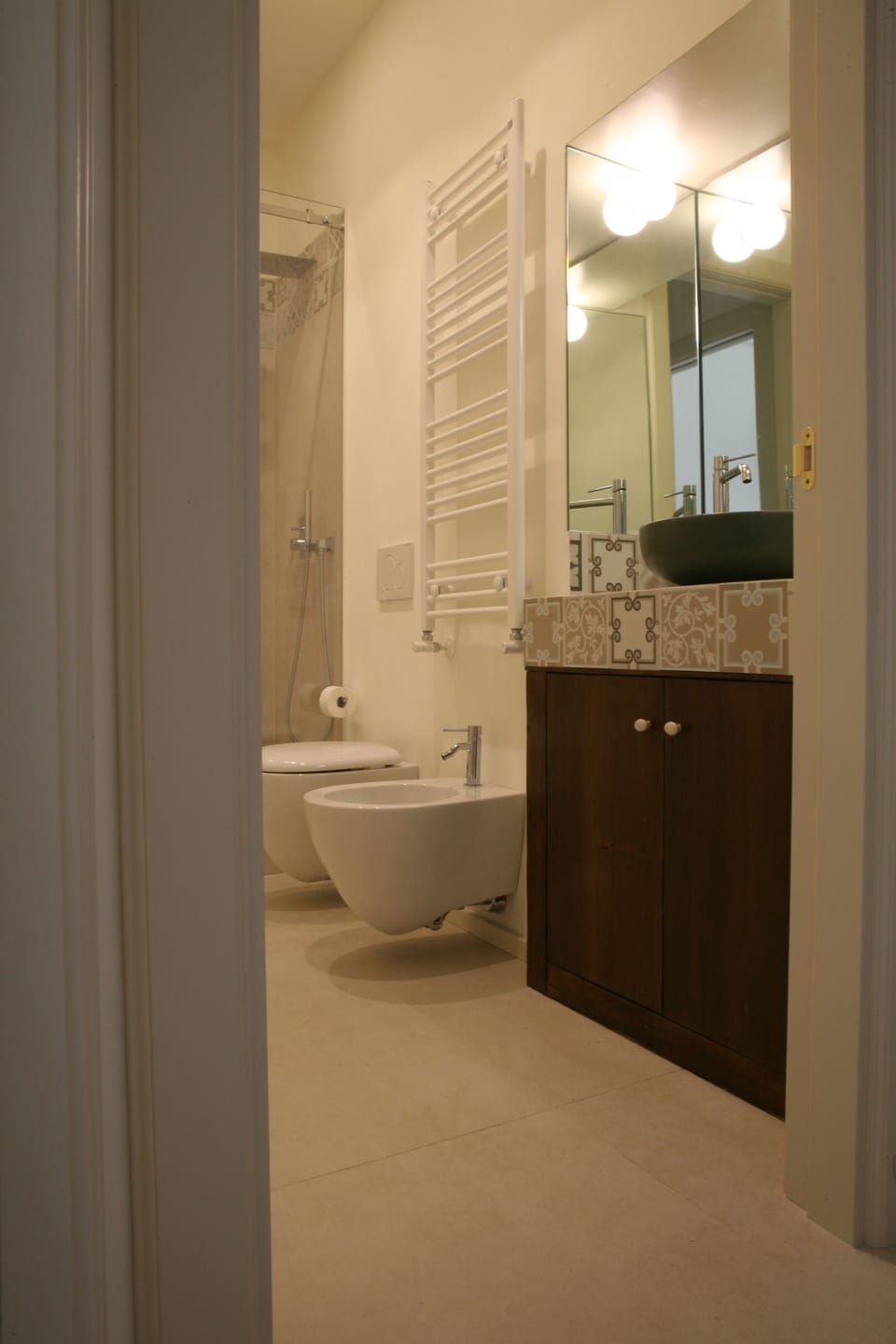 Exclusive Room, Balcony, City View | Bathroom | Shower, free toiletries, hair dryer, bidet