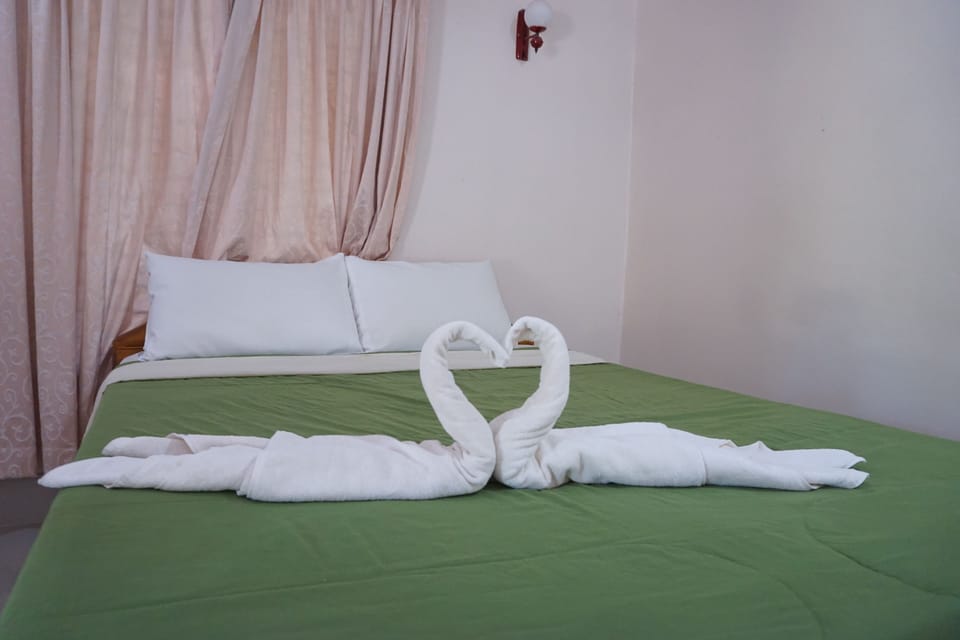 Deluxe Room | Blackout drapes, WiFi (free)