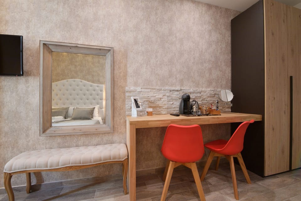 Superior Double Room | Minibar, desk, soundproofing, free WiFi