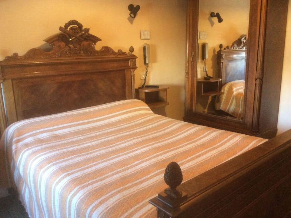 Single Room | Individually decorated, individually furnished, desk, iron/ironing board