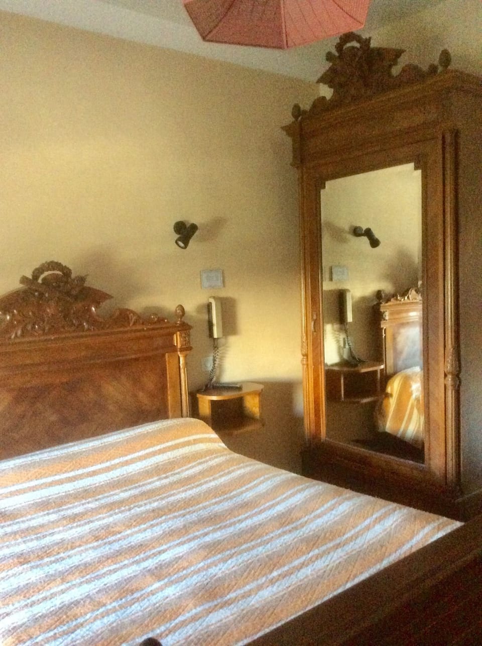 Single Room | Individually decorated, individually furnished, desk, iron/ironing board