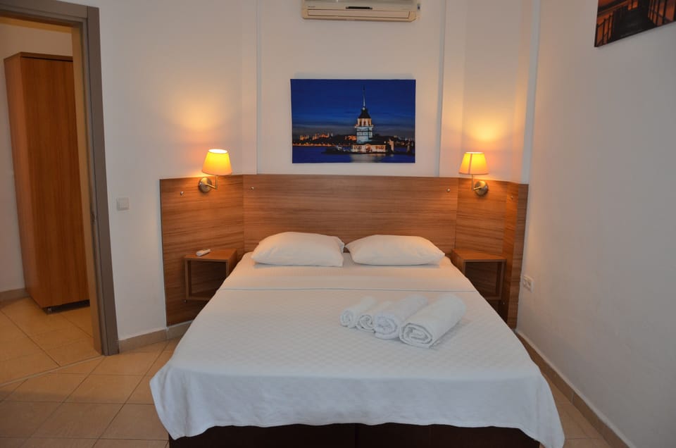 Apartment, Garden View | Desk, laptop workspace, free WiFi, bed sheets