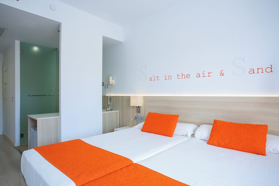 Double or Twin Room, Balcony | Desk, blackout drapes, WiFi (free), bed sheets