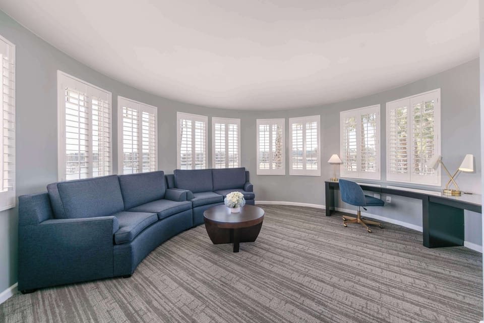 Executive Suite, 1 Bedroom | Premium bedding, in-room safe, desk, laptop workspace