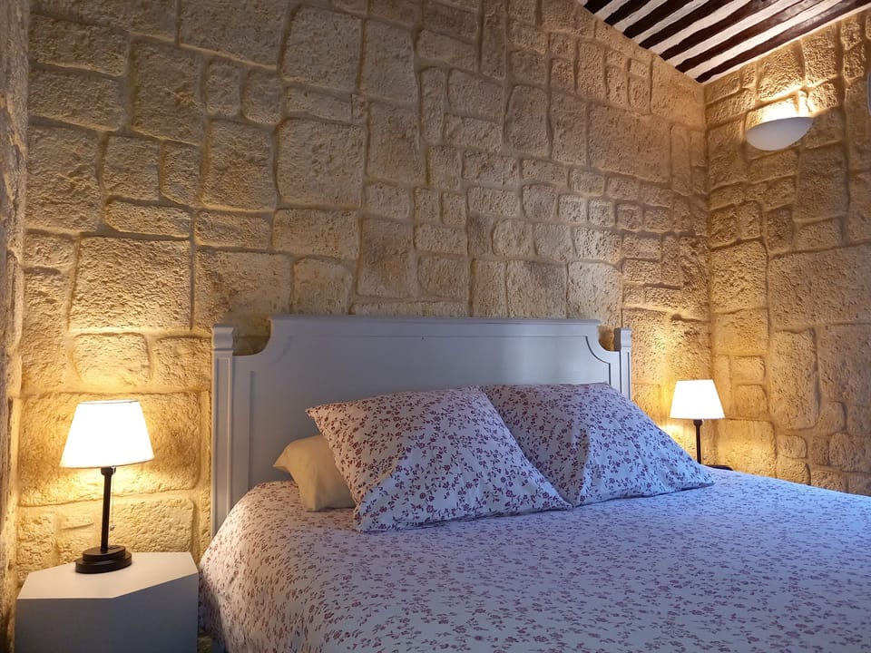 Comfort Cottage, 1 Bedroom | 1 bedroom, minibar, individually decorated, individually furnished