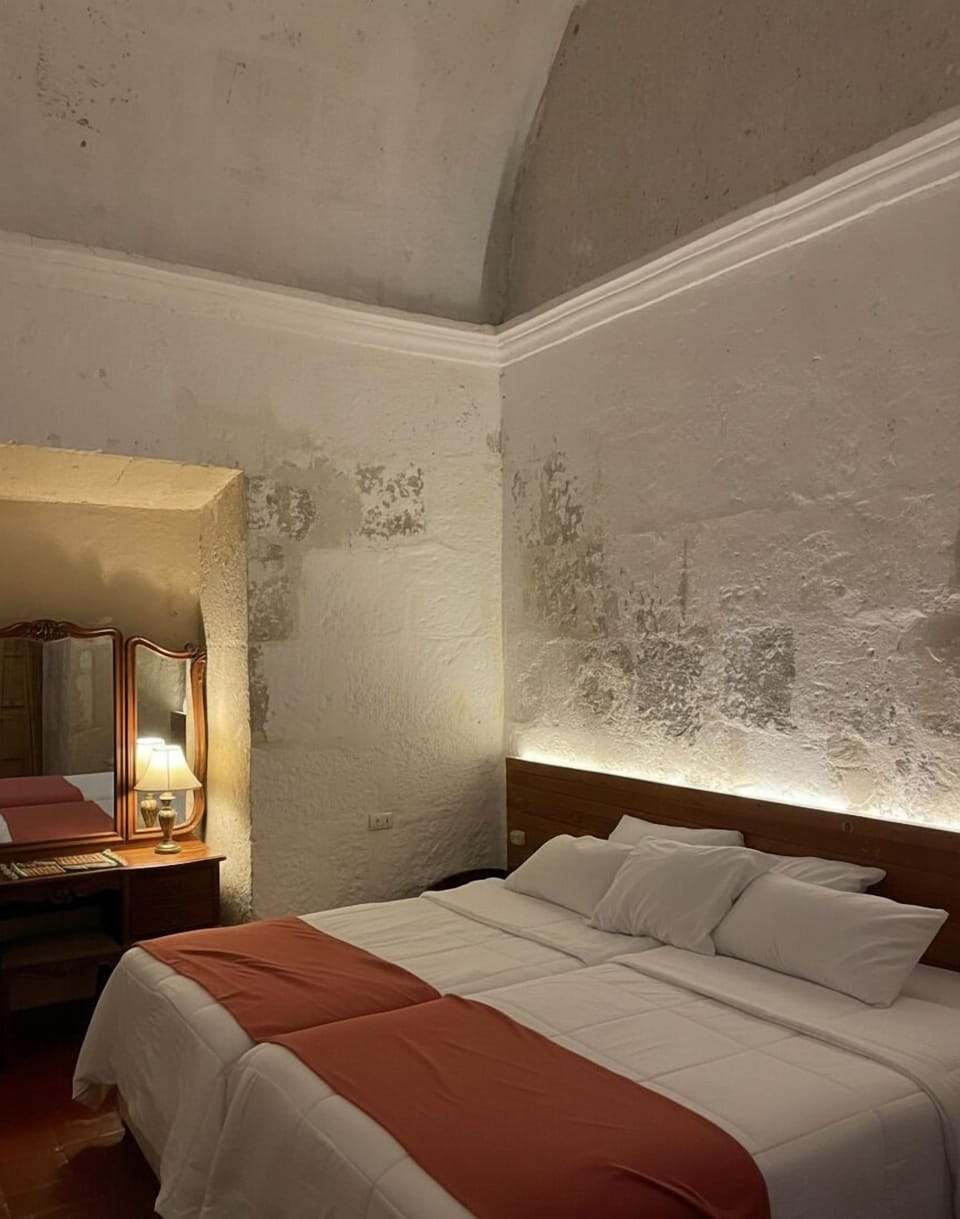 Comfort Triple Room | Down comforters, individually decorated, laptop workspace