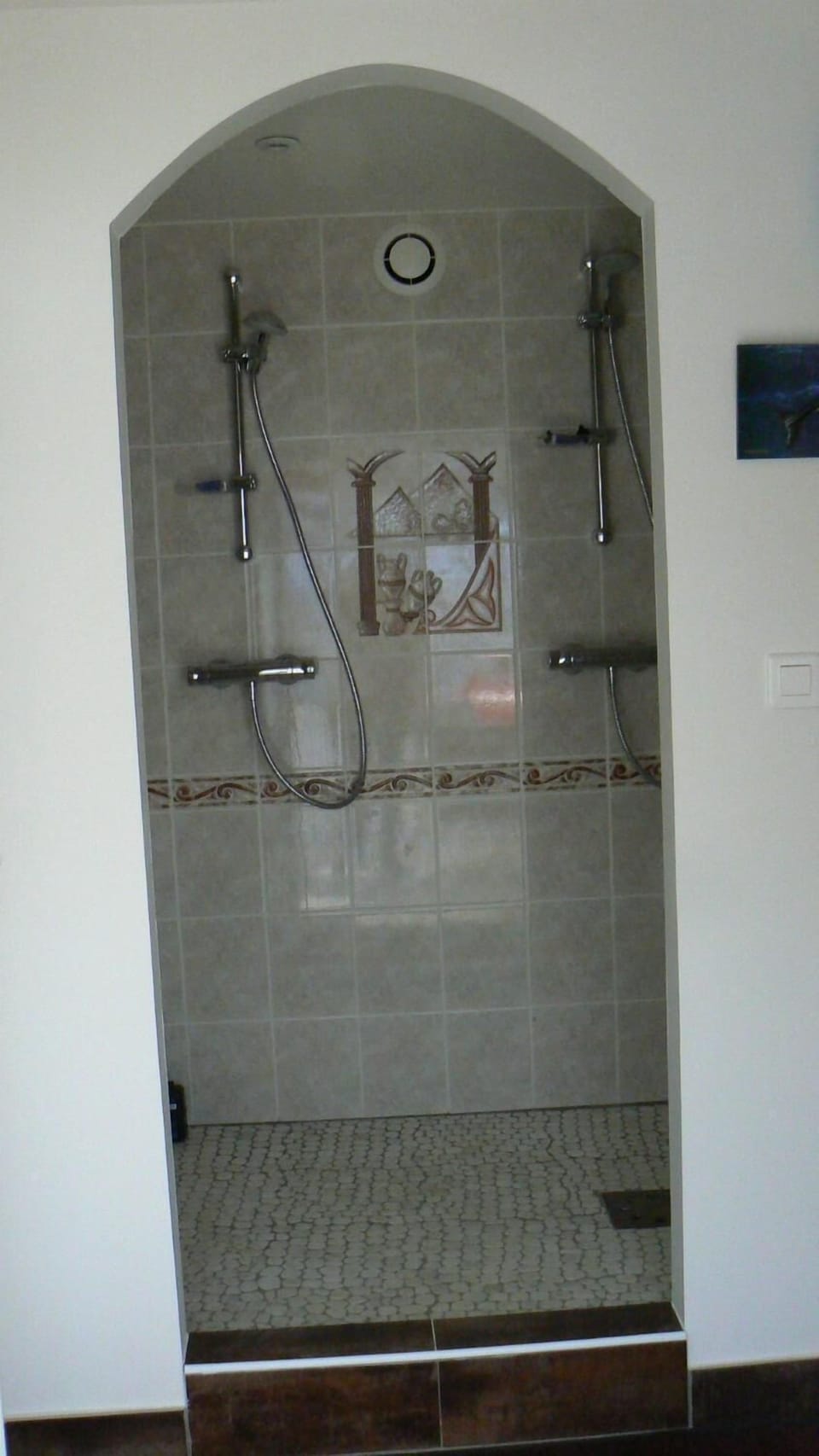Separate tub and shower, free toiletries, hair dryer, bathrobes