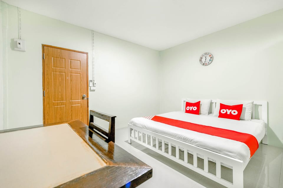 Standard Double Room | Desk, soundproofing, free WiFi, bed sheets